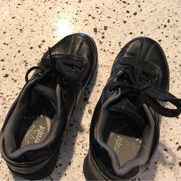 Ladies Therafit Patent Leather Shoes Black - Size 7 - Picture 2 of 6
